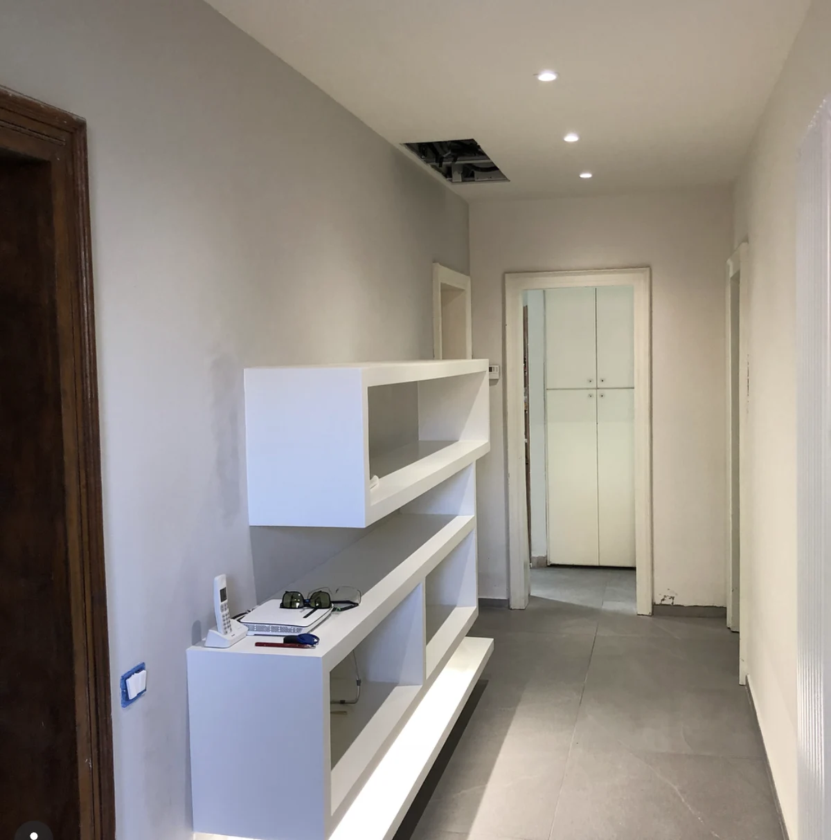 Interno con mobili su misura